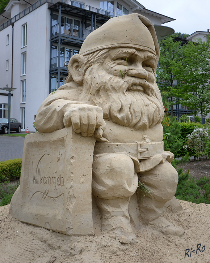 Zwerg
Sandfigur in Binz
Schlüsselwörter: Binz, Sandfigur, Zwerg