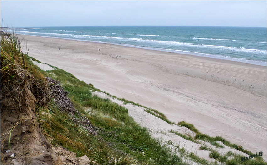 Lökken
Bekannt ist Løkken für den feinen Badestrand.  In Richtung Süden kann der Strand auf einer rund 20 km langen Straße befahren werden.
Schlüsselwörter: Norwegen, Dänemark, Lökken