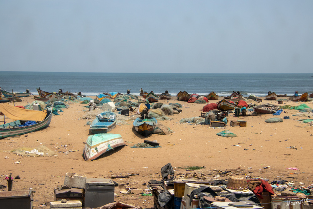 Chennai Impressionen
Golf von Bengalen ist ein nordöstliches Randmeer des Indischen Ozeans mit einer Fläche von rund 2.171.000 km². Er ist 2090 km lang und bis zu 1610 km breit und hat grob gesehen die Form eines Dreiecks. Der Golf ist durchschnittlich 2600 Meter und maximal 4694 Meter tief. lt.Wikipedia
Schlüsselwörter: 2024