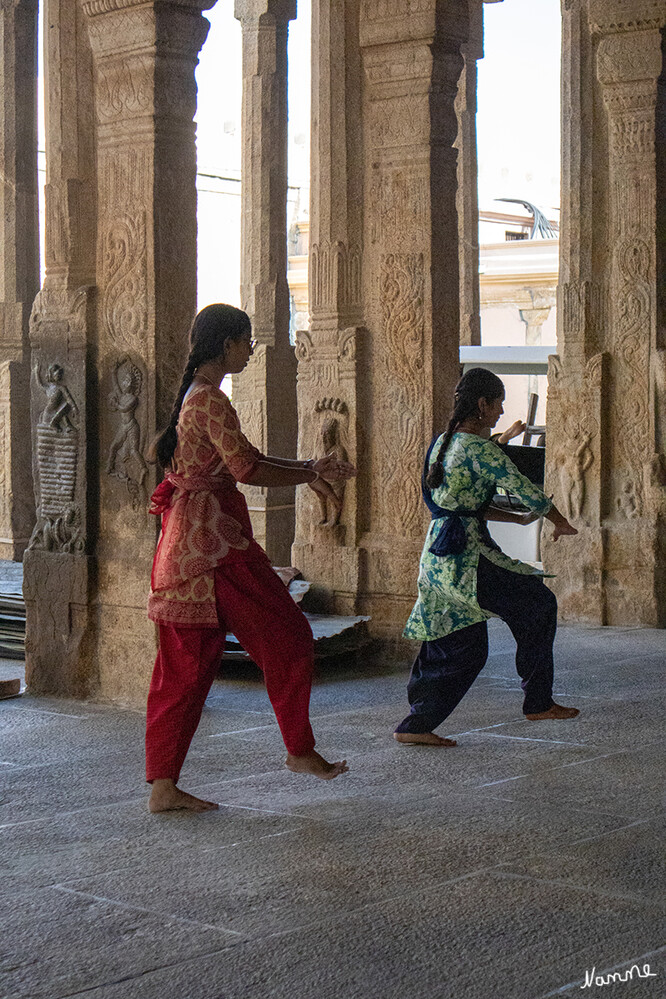 Sri-Ranganathaswamy-Tempel
Tempeltänzerinen beim üben
Schlüsselwörter: 2024