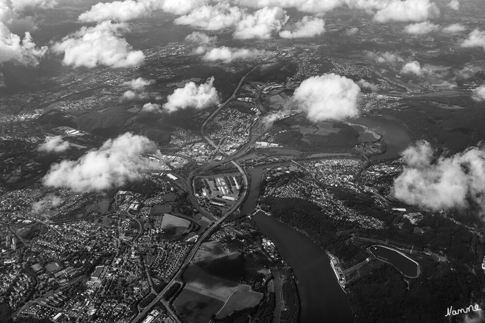 Über den Wolken
auf den Weg nach Hause
Schlüsselwörter: 2024