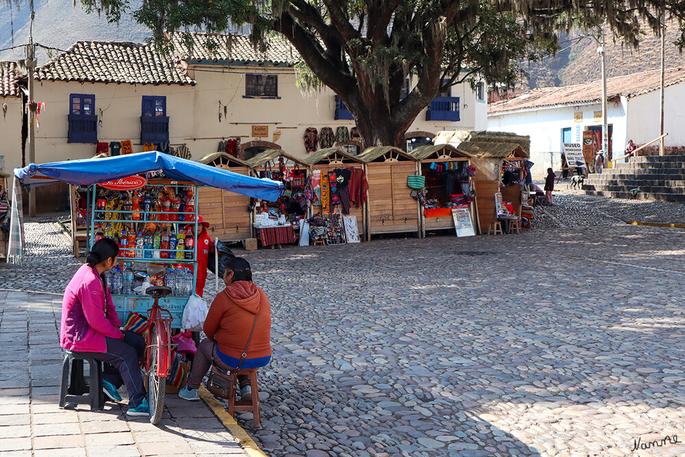 1 Peru Andahuaylillas
Andahuaylillas ist eine sehr gemütliche Stadt mit einem eher milden, geschützten Klima, da sie von Bergen umgeben ist und sich am linken Ufer des Flusses "Vilcanota" befindet, der unten "Urubamba" genannt wird. laut rotasturisticas
Schlüsselwörter: Peru