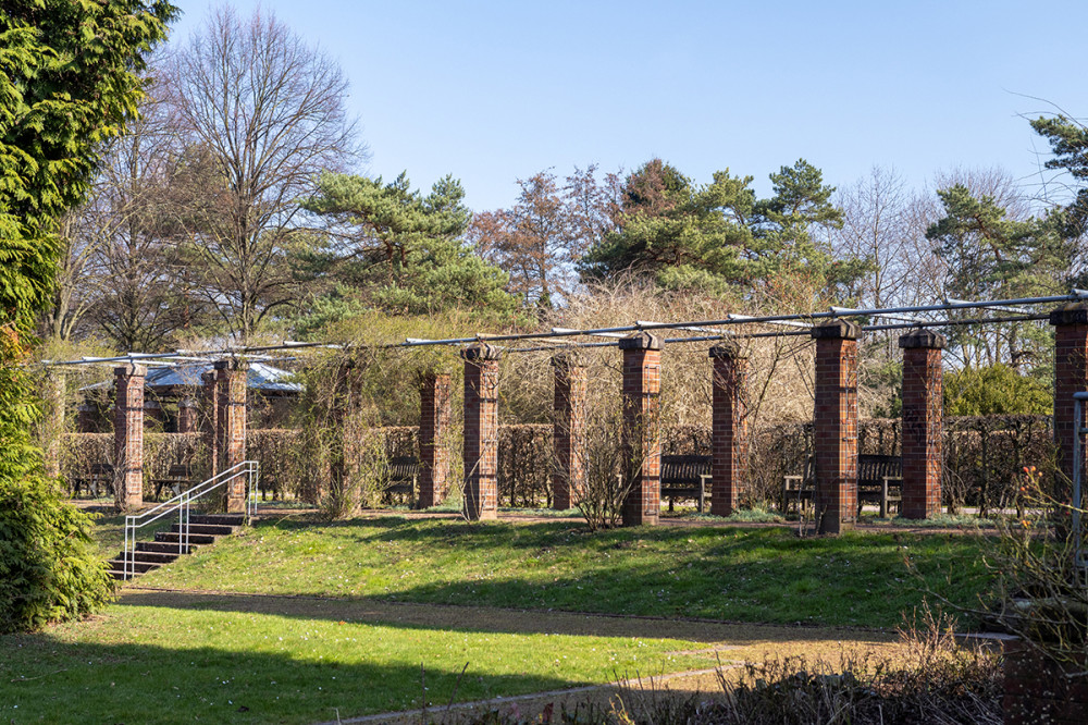 Fotowalk Düsseldorf Südpark "Säulengang"
Marianne
Schlüsselwörter: 2025