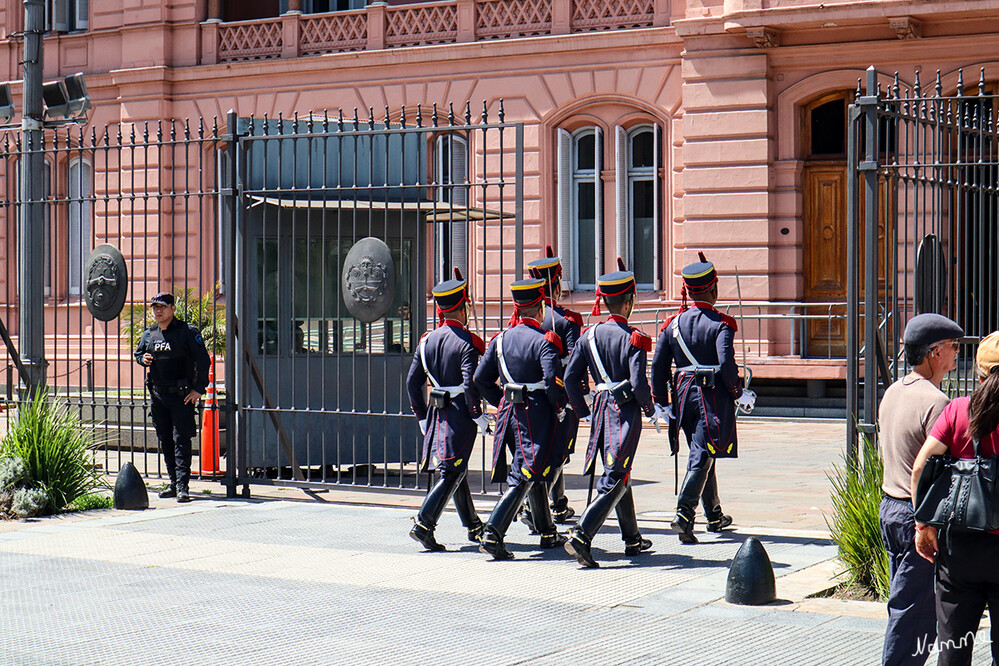 3 Argentinien Buenos Aires Plaza de Mayo 
Casa Rosada (span. für Rosa Haus)
Schlüsselwörter: Buenos Aires