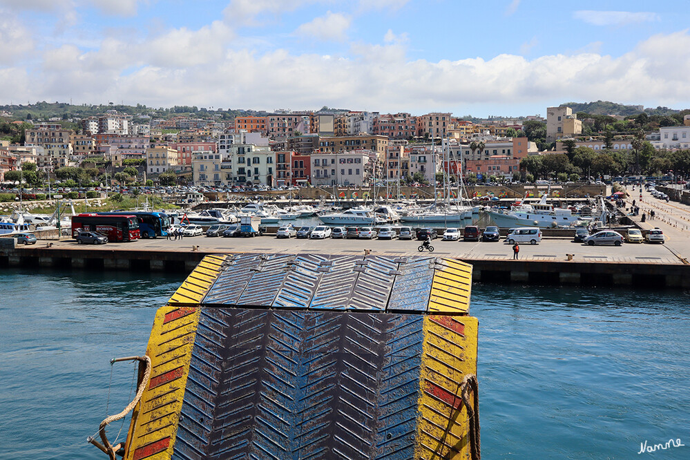 Fähre im Hafen von Pozzuoli
Nun gehts los nach Ischia
Schlüsselwörter: Italien; 2024