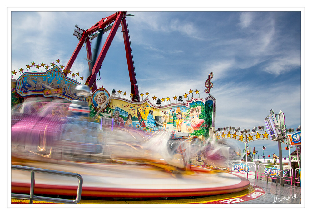 Auf der Kirmes - Shake
Blende 16 bei 0,6 Sek.
Schlüsselwörter: 2024