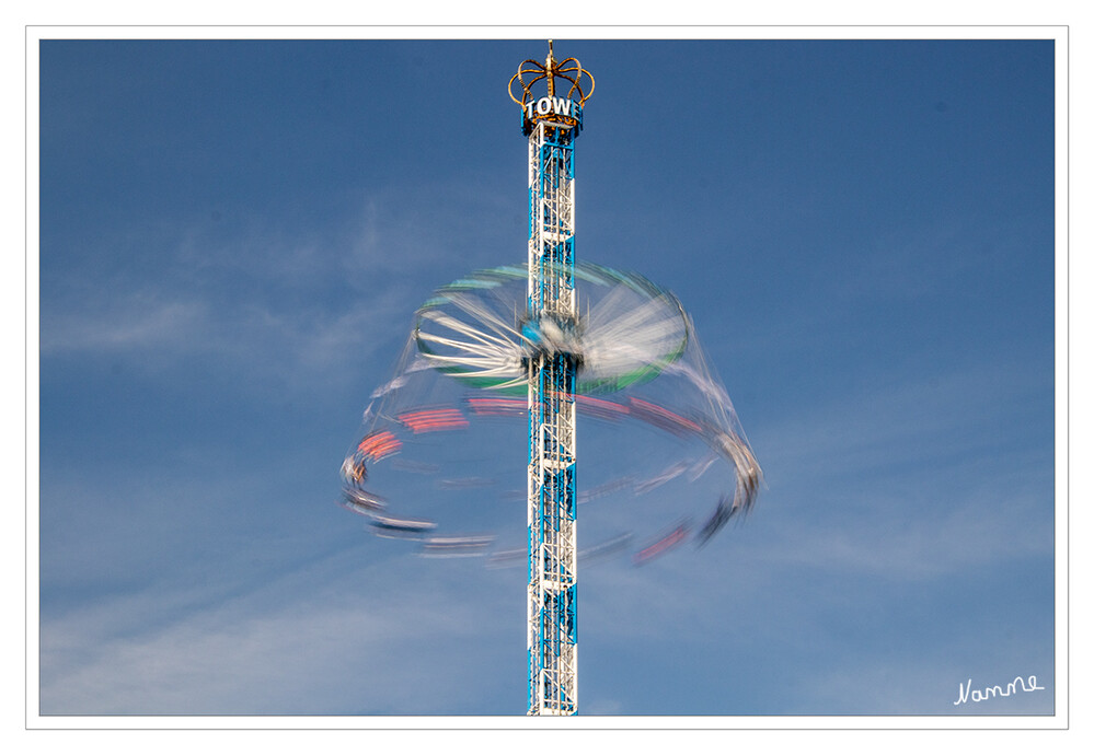 Auf der Kirmes - Tower
Blende 16 bei 0.6 Sek.
Schlüsselwörter: 2024