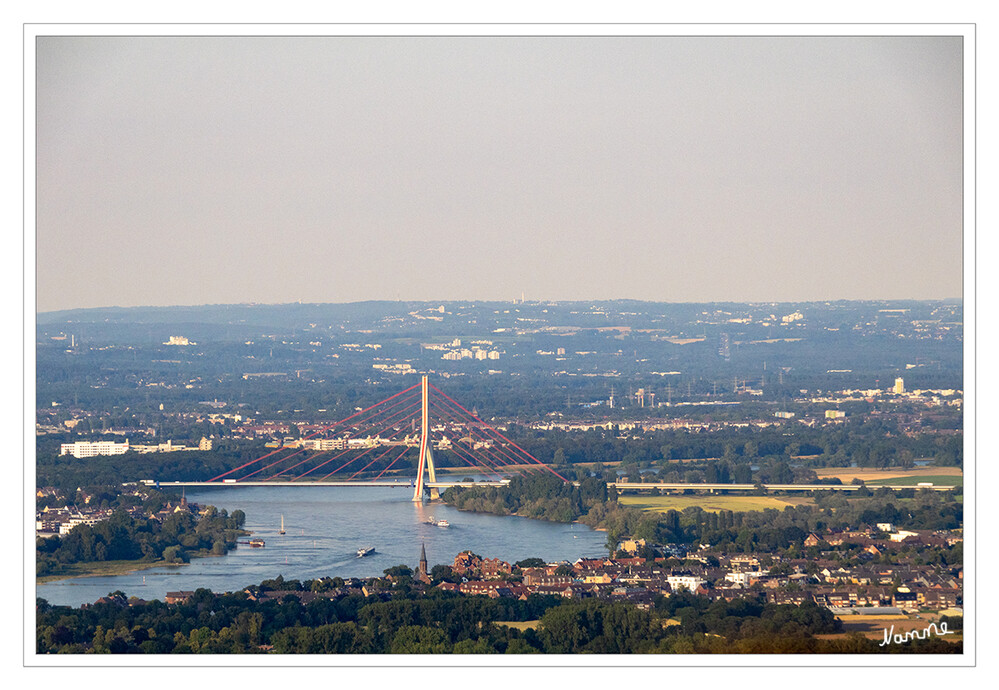 Blick in Richtung Düsseldorf
Schlüsselwörter: Ballonfahrt 2024