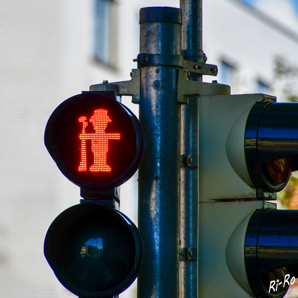 Der Grenadier
regelt in Neuss den Verkehr.
Schlüsselwörter: 2024