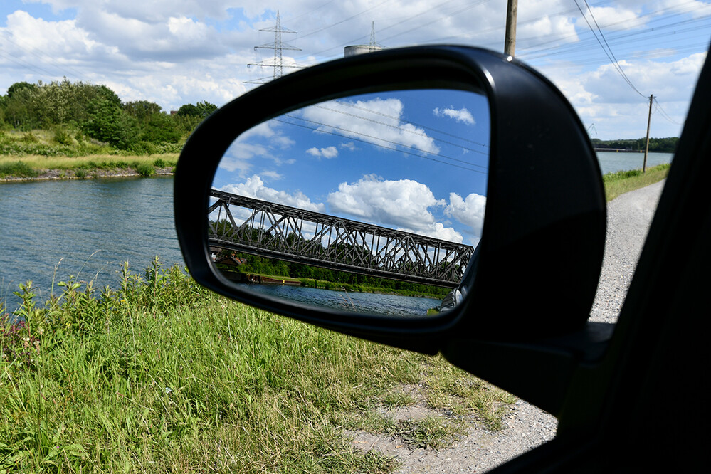Brücken und Stege „Im Autospiegel“
Roland
Schlüsselwörter: 2022