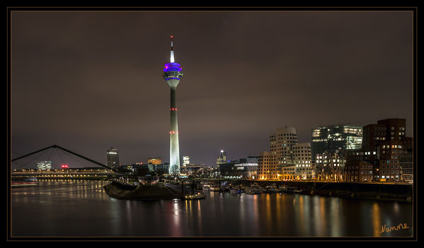 Düsseldorf - Medienhafen
Schlüsselwörter: Düsseldorf,   Hafen,    Medienhafen