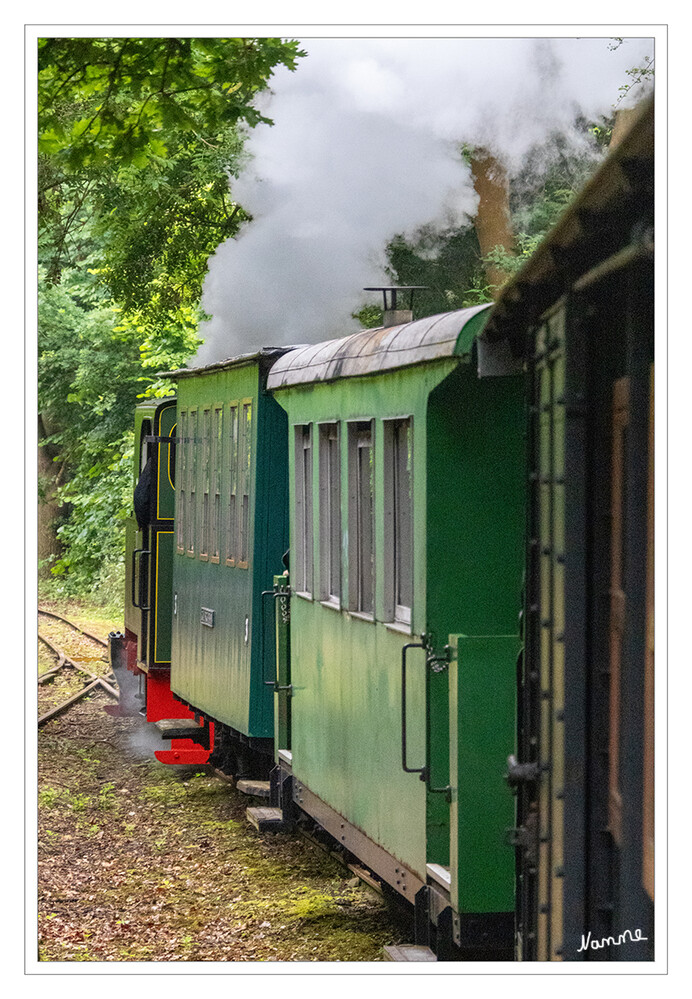 Feldbahnmuseum Oekoven
betreibt unter dem Namen Gillbachbahn eine 1 km lange Museumsfeldbahn mit 600 mm Spurweite, auf welcher die Feldbahnfahrzeuge im Betrieb vorgeführt werden. laut Wikipedia
Schlüsselwörter: 2024