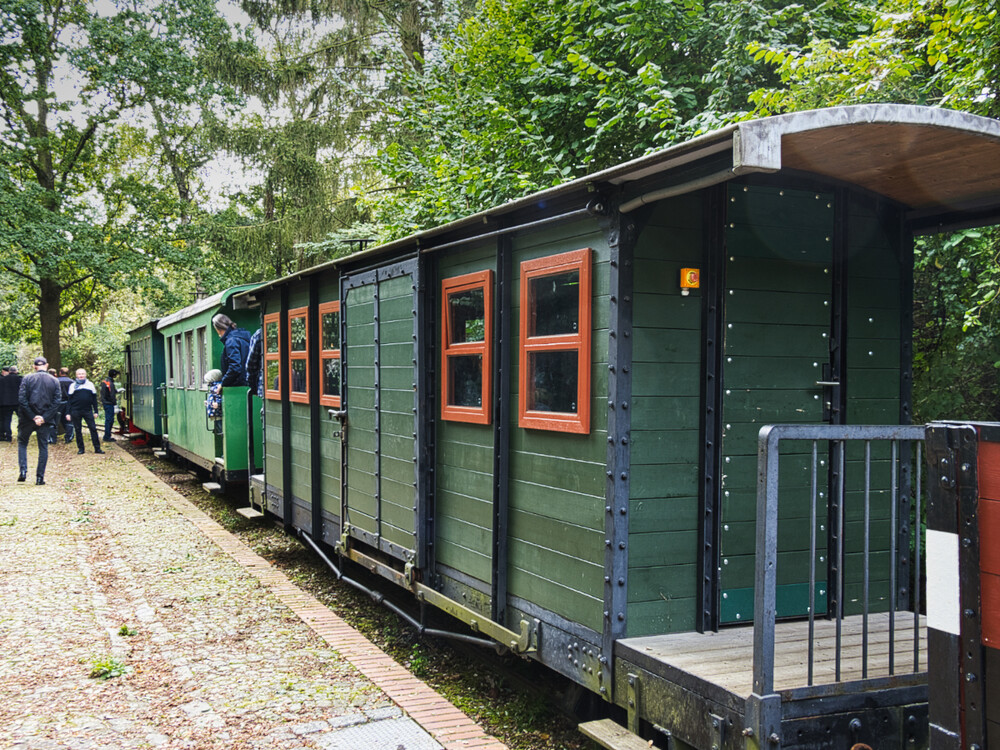 Feldbahnmuseum Oekoven - Am Bahnsteig
Gerd
Schlüsselwörter: 2024