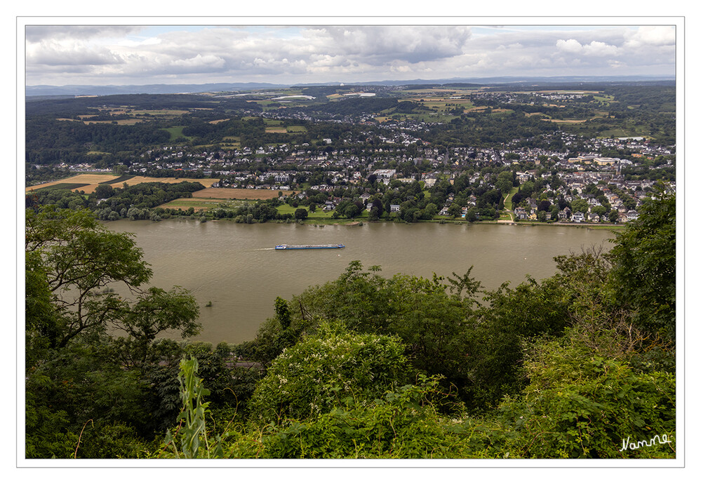 Aussicht vom Drachenfelsen
die andere Rheinseite
Schlüsselwörter: Königswinter: 2024