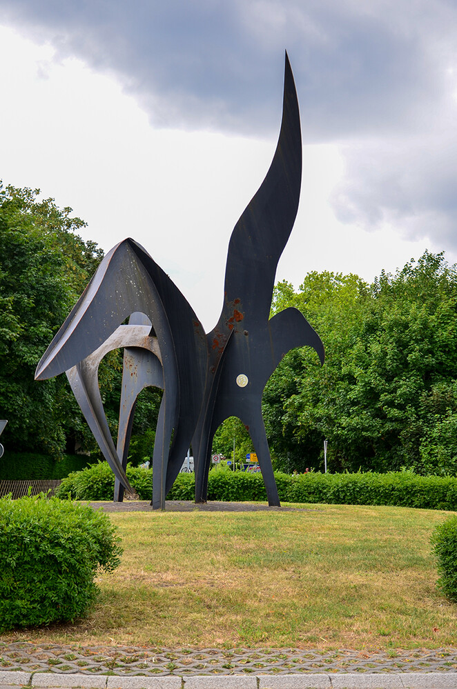 Kunst im öffentlichen Raum „Wing“ 
von Liv Pasburg 2006
Perla
Schlüsselwörter: 2022