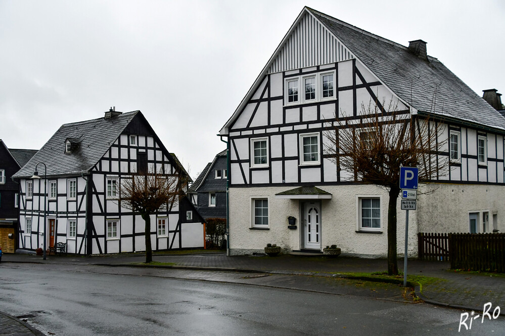 Fachwerkhäuser
im Ortsteil Bad Fredeburg
Schlüsselwörter: 2024