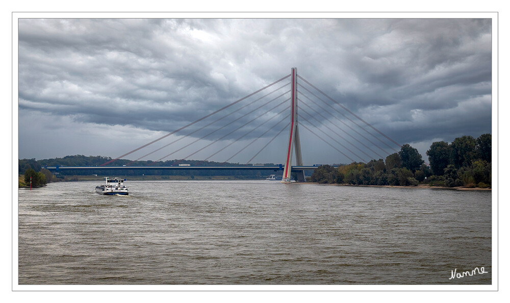 Fleher Brücke
Seit gut drei Jahren steht fest, dass die Fleher Brücke abgerissen und neu gebaut werden muss. Der Bau der neuen Brücke wird zwar nicht vor 2029 starten, trotzdem werden die Planungen für den Ersatzneubau schon etwas konkreter. lt.antenneduesseldorf
Schlüsselwörter: 2024