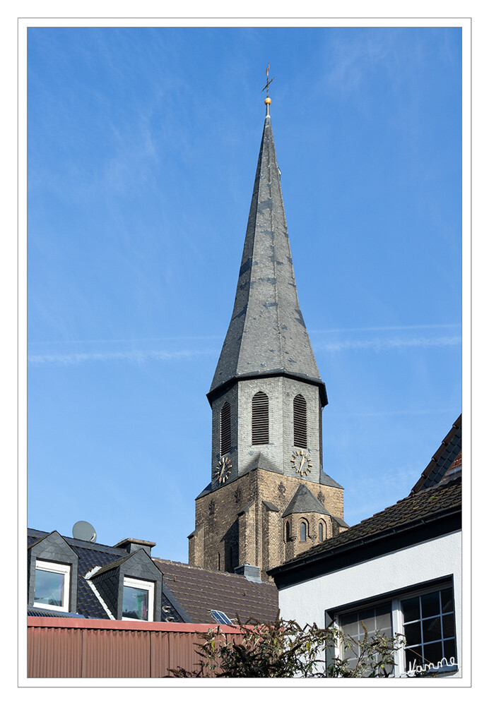 Zonser Kirche
St. Martinus ist die römisch-katholische Pfarrkirche im Stadtteil Stadt Zons von Dormagen im Rhein-Kreis Neuss. lt. Wikipedia
Schlüsselwörter: 2024