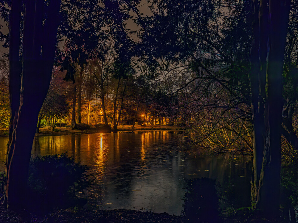 Dämmerungs und Nachtfotografie "19:51 1 Minute 51 Sekunden"
Gerd
Schlüsselwörter: 2023