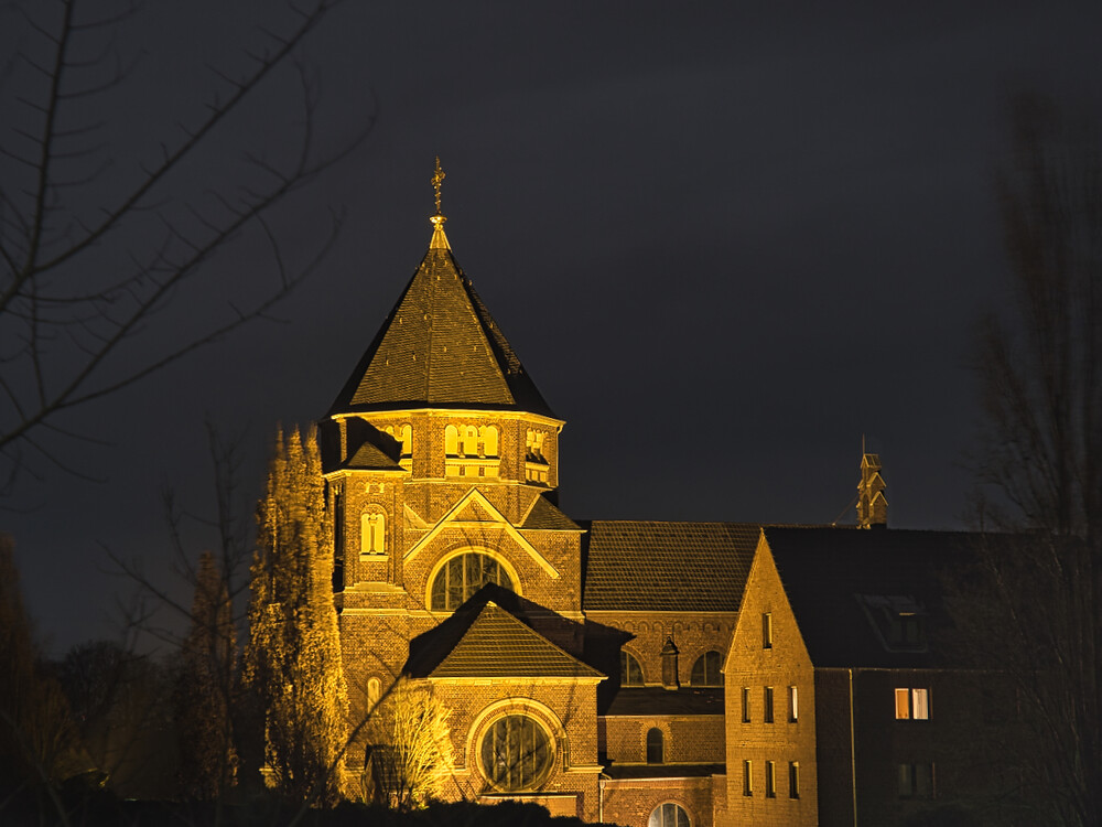 Dämmerungs und Nachtfotografie "Kloster Kreiz"
Gerd
Schlüsselwörter: 2023