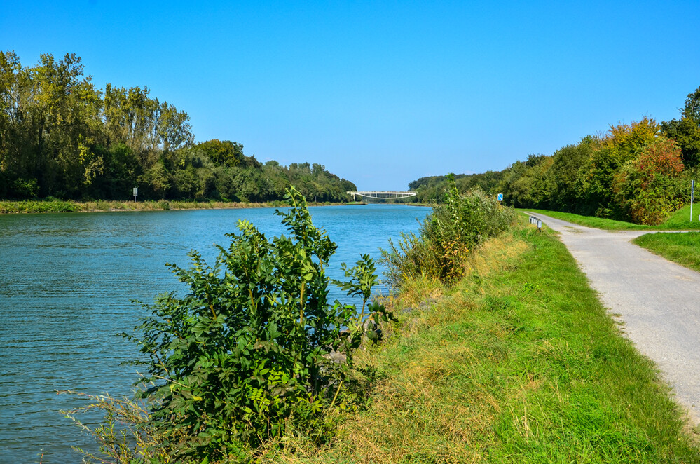 Rund um Bach, Fluss, Kanal und See "Dortmund Ems Kanal"
Perla
Schlüsselwörter: 2024