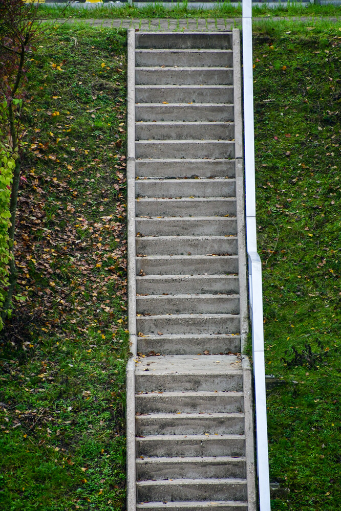 Treppen "Dienstweg zur Schleuse"
Roland
Schlüsselwörter: 2024