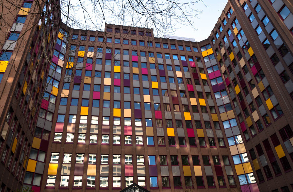 Architektur und Details "Bürogebäude"
Verena
Schlüsselwörter: 2022