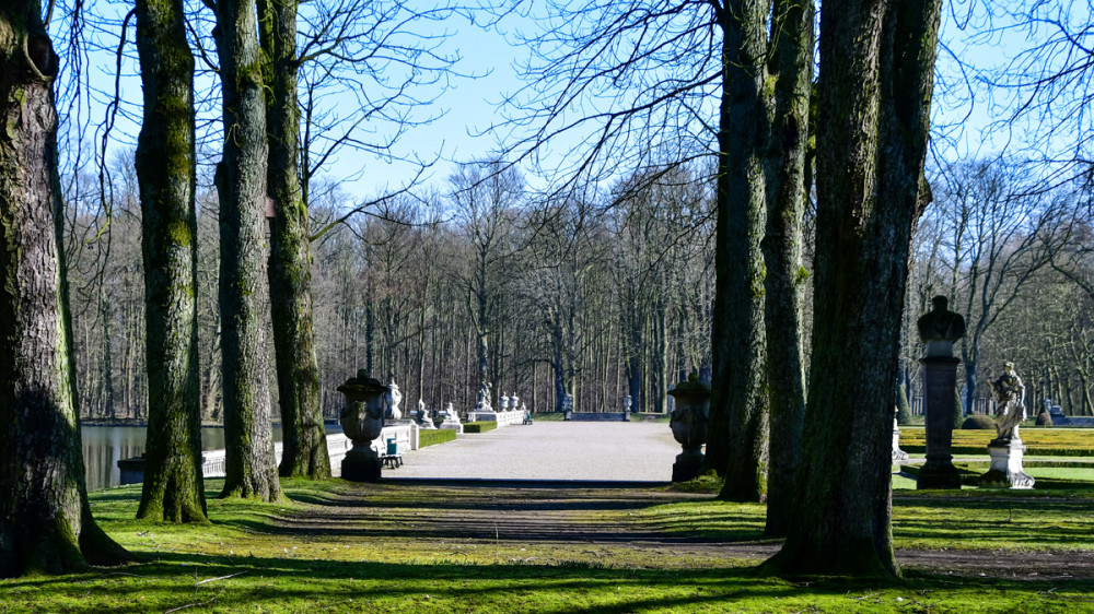 Alles im Park  "Blickachse"
Roland
Schlüsselwörter: 2025